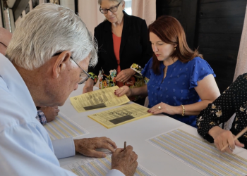 How a Tourist Town is Redefining the Hand-Count Movement